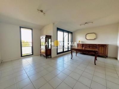 For sale Trets 3 rooms 65 m2 Bouches du Rhone (13530) photo 2