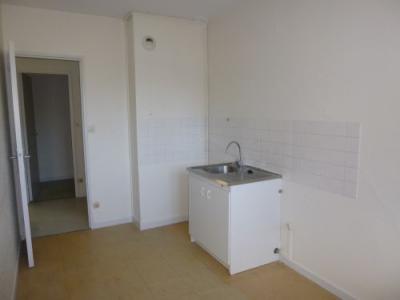 For rent Saint-amand-montrond 3 rooms 76 m2 Cher (18200) photo 2