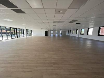 For rent Merignac 1000 m2 Gironde (33700) photo 3