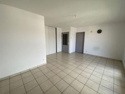 Louer Appartement 49 m2 Saint-priest-en-jarez