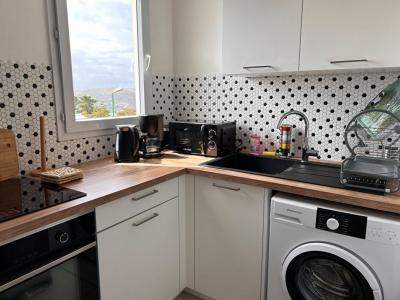 Louer Appartement Saint-gilles-les-bains 1100 euros