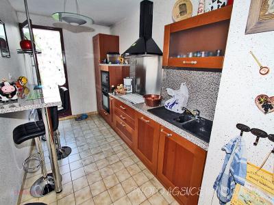 For sale PRINCIPAL 4 rooms 85 m2 Oise (60600) photo 3