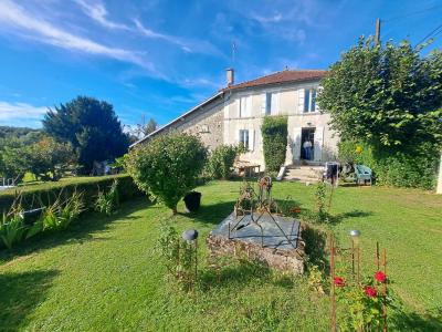 For sale Reignac 9 rooms 250 m2 Charente (16360) photo 1