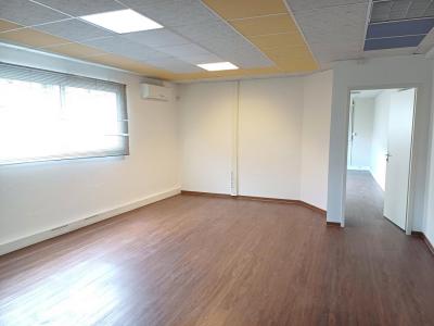 Louer Commerce Sainte-clotilde 78660 euros