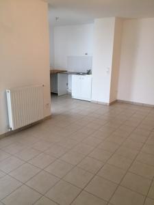 For rent Bordeaux 2 rooms 44 m2 Gironde (33300) photo 1