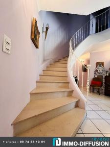 For sale RSIDENTIEL 5 rooms 168 m2 Gard (30200) photo 2