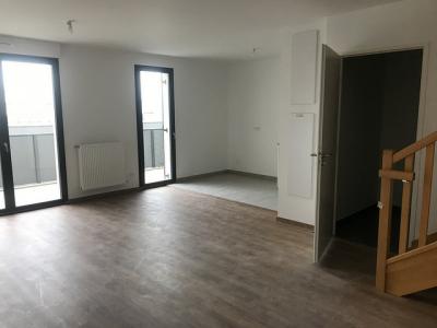 For rent Bordeaux 3 rooms 68 m2 Gironde (33300) photo 1