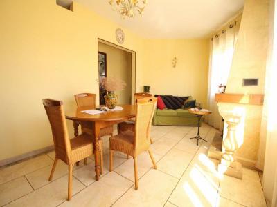 For sale Arles 3 rooms 74 m2 Bouches du Rhone (13200) photo 2