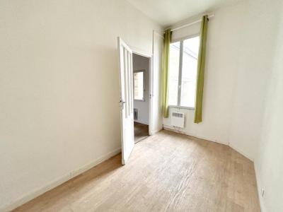 For sale Bordeaux 4 rooms 49 m2 Gironde (33800) photo 4