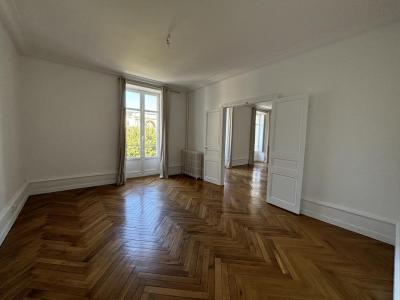 For rent Nantes 4 rooms 158 m2 Loire atlantique (44000) photo 3