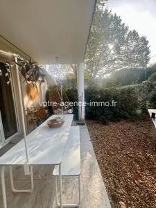 For sale Arles 2 rooms 41 m2 Bouches du Rhone (13200) photo 2