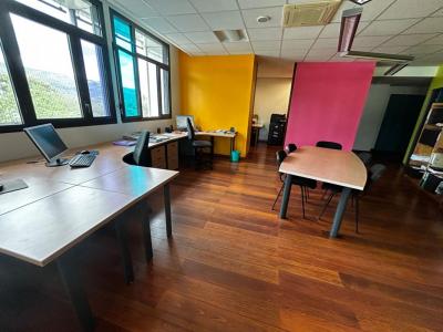 Louer Bureau 97 m2 Saint-paul