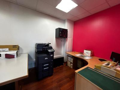 Louer Bureau Saint-paul 28284 euros