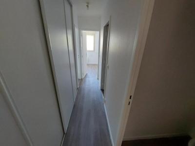 For rent Montigny-le-bretonneux 3 rooms 73 m2 Yvelines (78180) photo 3