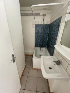 For rent Aix-en-provence 1 room 23 m2 Bouches du Rhone (13090) photo 2