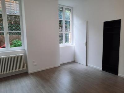 For sale CENTRE VILLE AU CALME 1 room 27 m2 Rhone (69210) photo 2