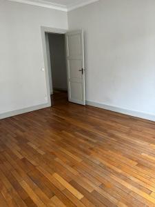 For rent Paris-17eme-arrondissement 3 rooms 79 m2 Paris (75017) photo 1