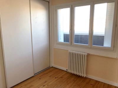 For rent Clermont-ferrand 2 rooms 41 m2 Puy de dome (63000) photo 3