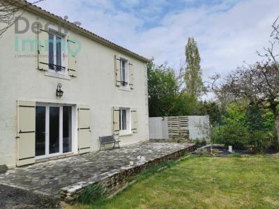 For sale Vouille-les-marais 8 rooms 168 m2 Vendee (85450) photo 0