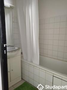 For rent Marseille-7eme-arrondissement 2 rooms 35 m2 Bouches du Rhone (13007) photo 3