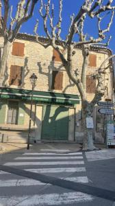 Annonce Vente 10 pices Maison Mouries 13