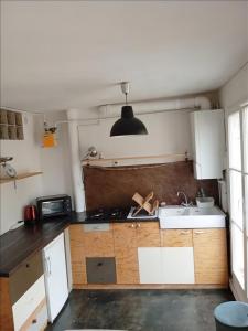 Louer Appartement Paris-10eme-arrondissement 1465 euros