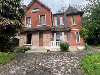 For sale Confolens 6 rooms 112 m2 Charente (16500) photo 0