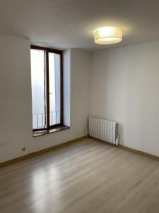 Louer Appartement Salon-de-provence 910 euros