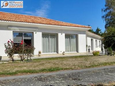 For rent Roche-sur-yon 7 rooms 120 m2 Vendee (85000) photo 1