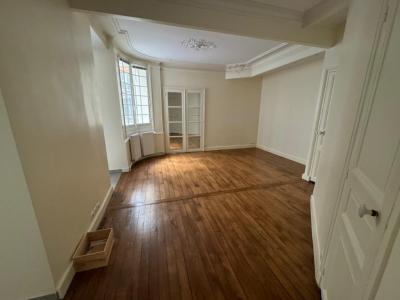 For rent Paris-16eme-arrondissement 3 rooms 57 m2 Paris (75016) photo 1