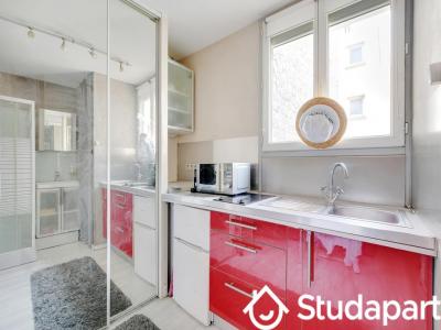 Louer Appartement Paris-17eme-arrondissement 895 euros