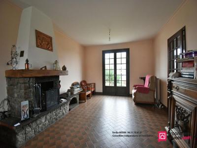 For sale Saint-pierre-des-echaubrognes 5 rooms 115 m2 Deux sevres (79700) photo 2