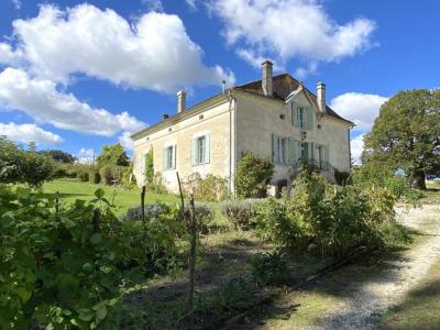 For sale Aubeterre-sur-dronne 9 rooms 288 m2 Charente (16390) photo 0