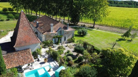 For sale Aubeterre-sur-dronne 9 rooms 288 m2 Charente (16390) photo 1