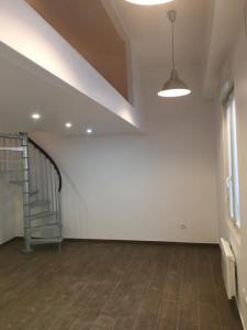 For rent Levallois-perret 1 room 24 m2 Hauts de Seine (92300) photo 0