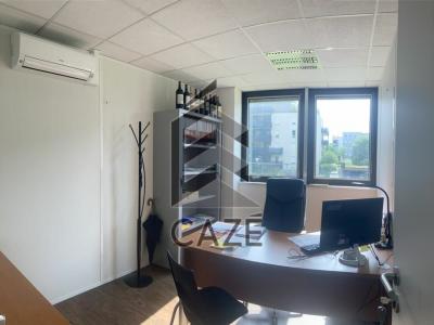 Louer Bureau 95 m2 Bruges