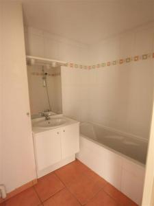 For rent Nantes 2 rooms 40 m2 Loire atlantique (44000) photo 4