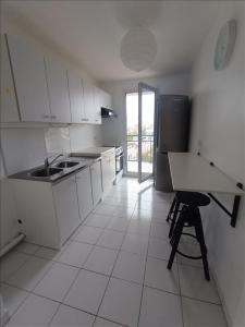 For rent Vanves 2 rooms 54 m2 Hauts de Seine (92170) photo 2