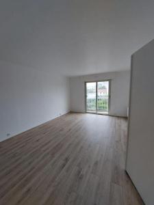 For rent Rueil-malmaison 2 rooms 61 m2 Hauts de Seine (92500) photo 0