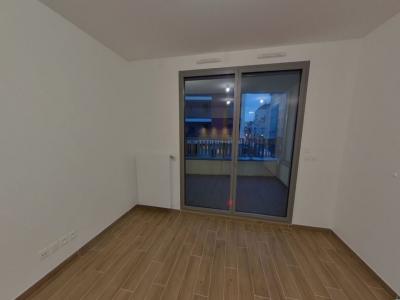 For rent Lyon-7eme-arrondissement 3 rooms 62 m2 Rhone (69007) photo 2