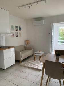 For sale CENTRE VILLE 3 MN 2 rooms 31 m2 Gard (30100) photo 0