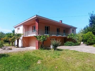 For sale Gaillac 5 rooms 123 m2 Tarn (81600) photo 0