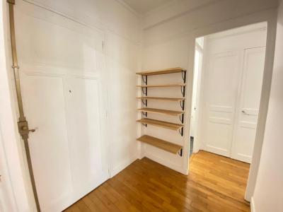 Louer Appartement 42 m2 Paris-15eme-arrondissement