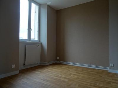 Louer Appartement Villeneuve-sur-yonne 664 euros