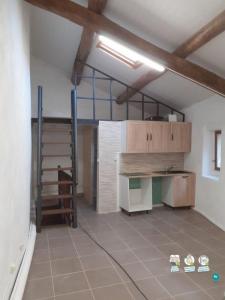 Annonce Location 3 pices Maison Grambois 84