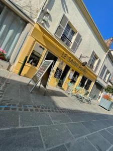 For sale Dreux 11 rooms 235 m2 Eure et loir (28100) photo 0