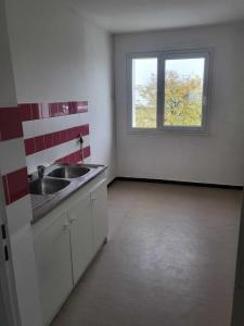 Louer Appartement Pont-sainte-marie 586 euros