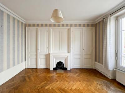 For rent Lyon-7eme-arrondissement 3 rooms 81 m2 Rhone (69007) photo 0