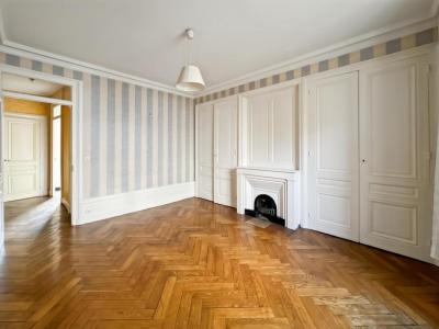 For rent Lyon-7eme-arrondissement 3 rooms 81 m2 Rhone (69007) photo 1