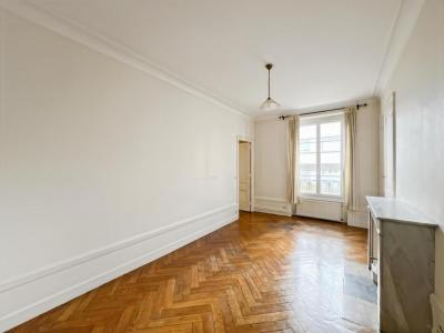 For rent Lyon-7eme-arrondissement 3 rooms 81 m2 Rhone (69007) photo 3